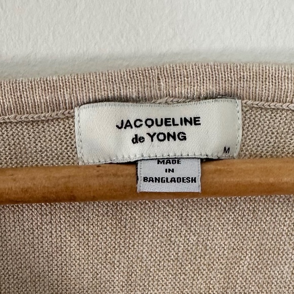 Jaqueline de Yong | Cream Coloured Long Sleeve V Neck Sweater Drop Shoulder - Picture 5 of 5